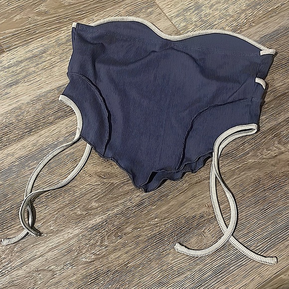 *NEW* Strapless Top - Picture 5 of 6